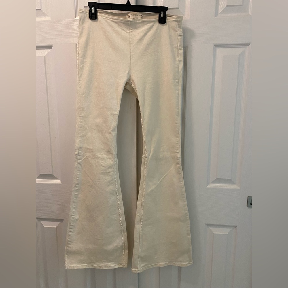 Free People | Penny | Pull-On Bell Bottom Flare Jeans | White | 30 - Picture 5 of 14